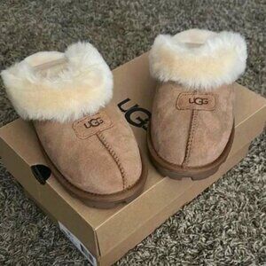 NIB NEW Ladies Ugg Slipper Slides Sz 7